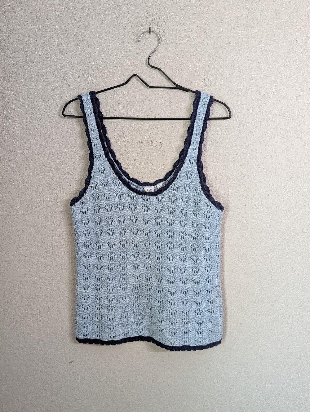 GAP Cotton Blue Crochet Tank Top Size Large Scoop Neck Sleeveless Stretchy Comfy